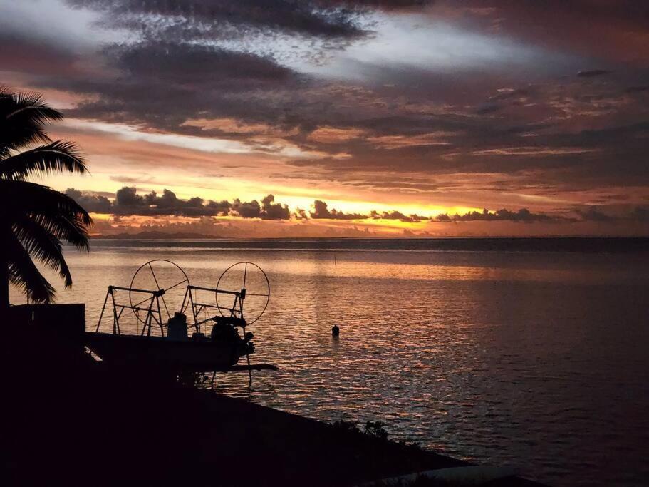 Duplex En Bord De Mer Fare Tahitea Pension Taputapuapea Dış mekan fotoğraf